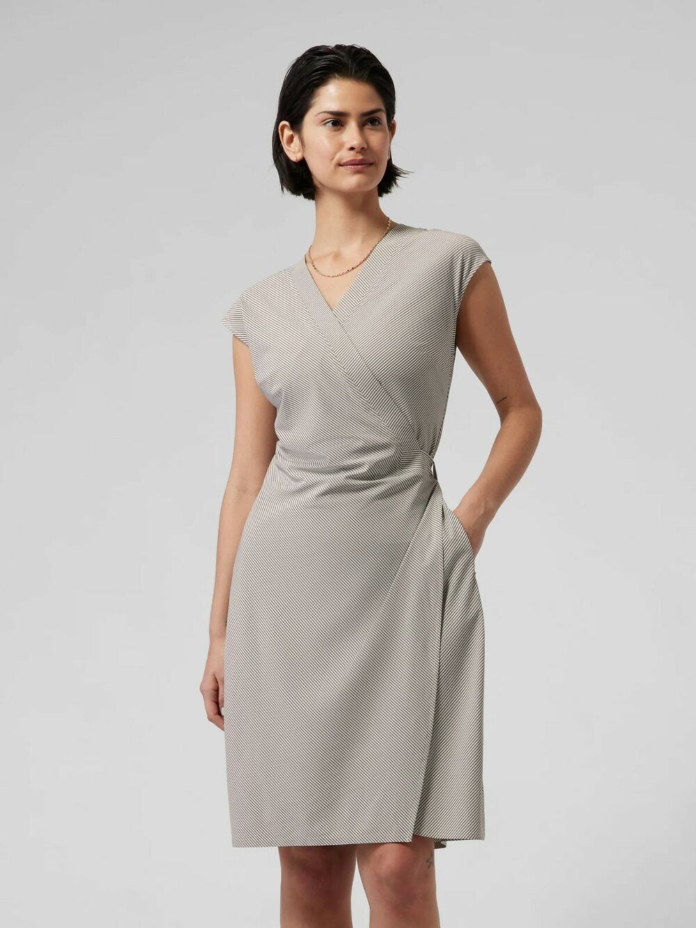NWT Athleta Newport Wrap Dress,City Stripe Black/Sea Salt SIZE S #988524 X0412H